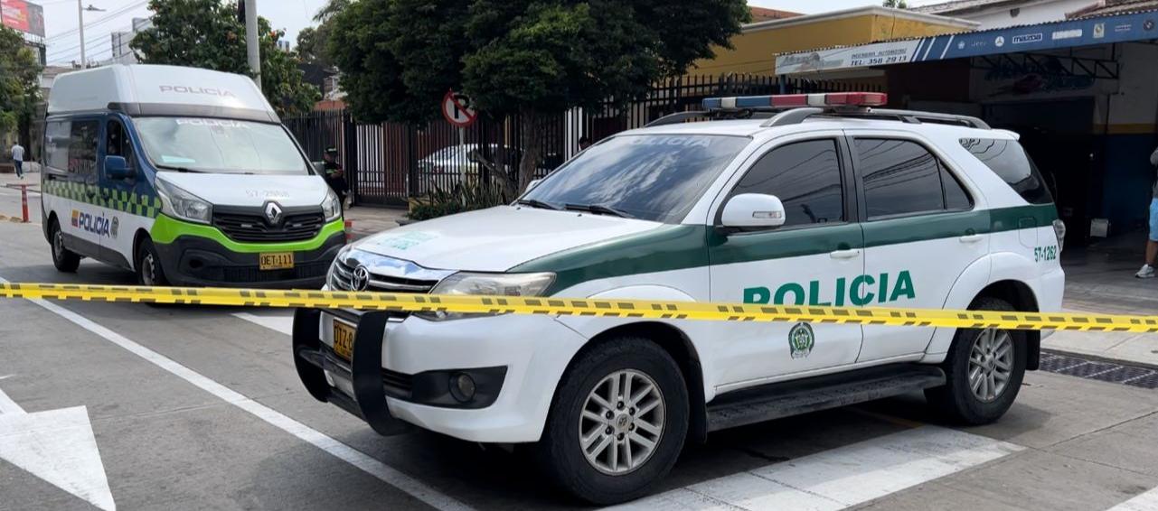 Hombres armados llegaron a la calle 75 con la carrera 44.