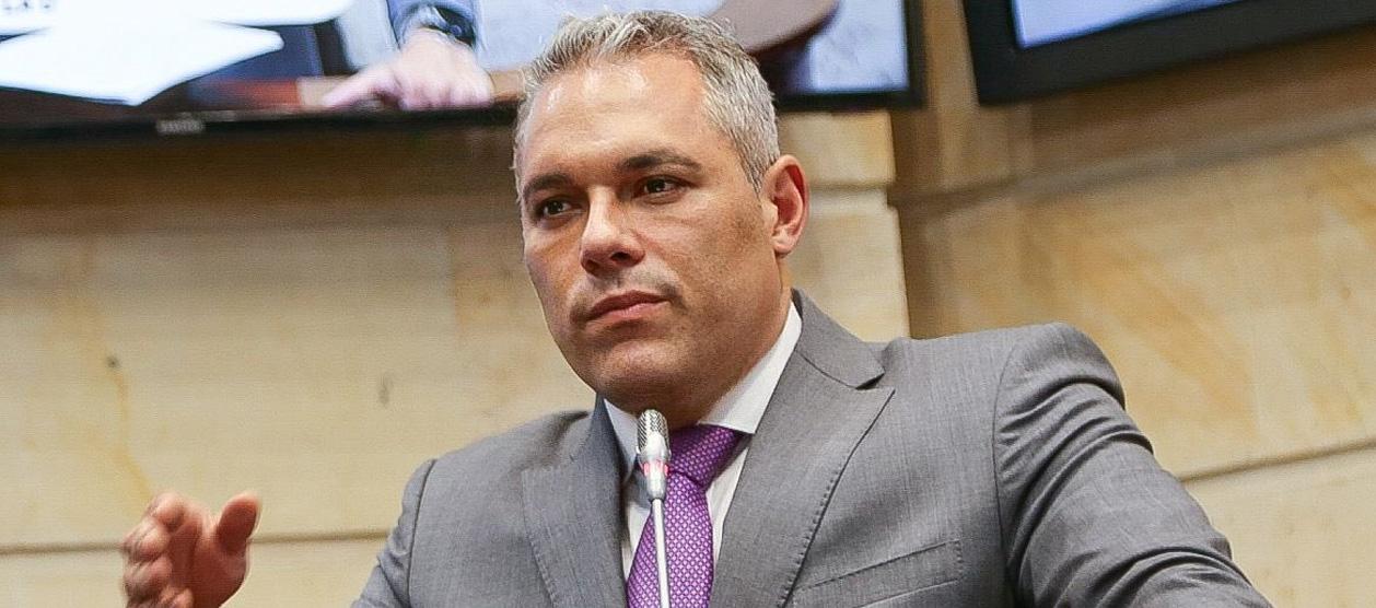 El senador José David Name.