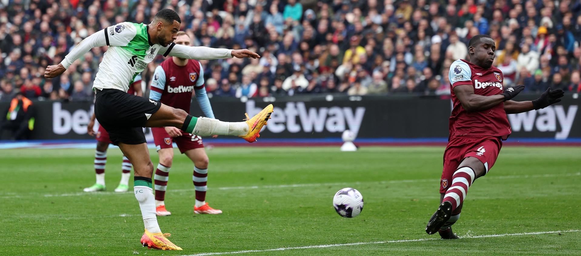 Cody Gakpo participó en el segundo gol de Liverpool.