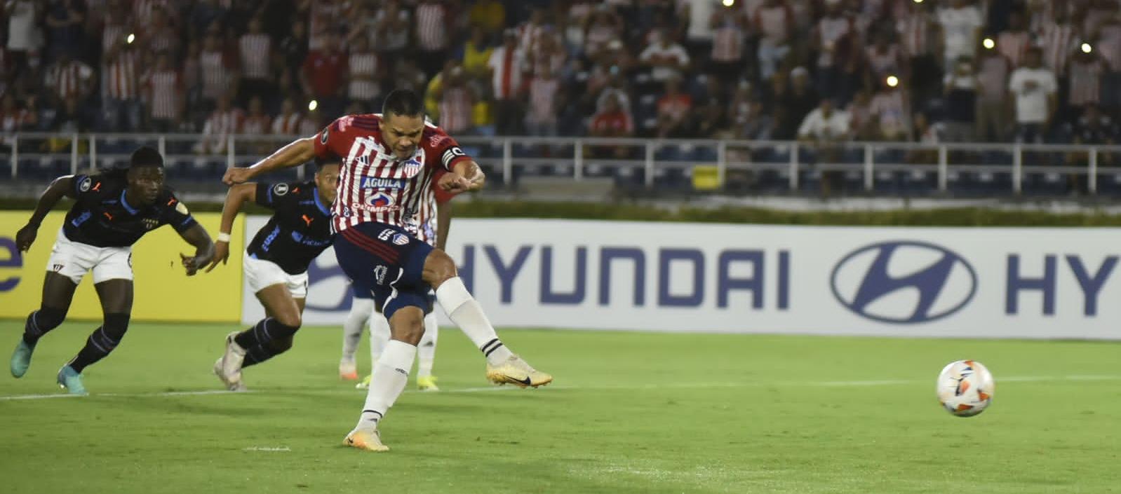 El penalti cobrado y convertido por Carlos Bacca y que puso a ganar a Junior.