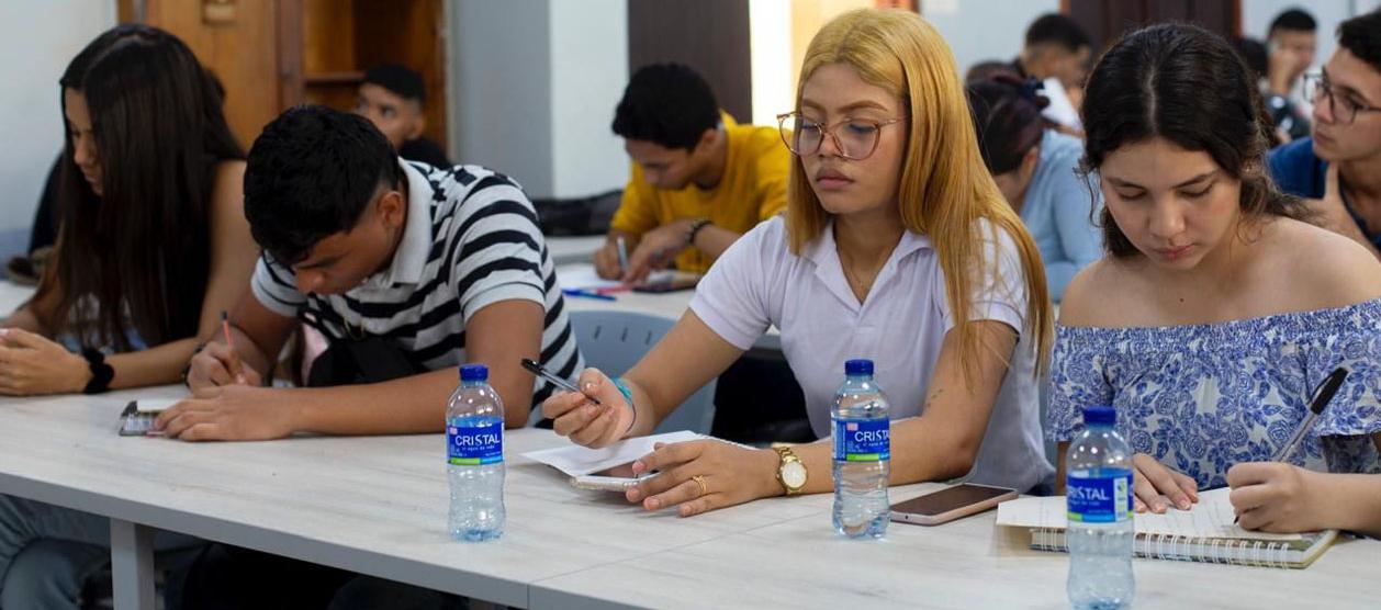 La Alcaldía de Barranquilla se une a la IUB para ampliar la educación.