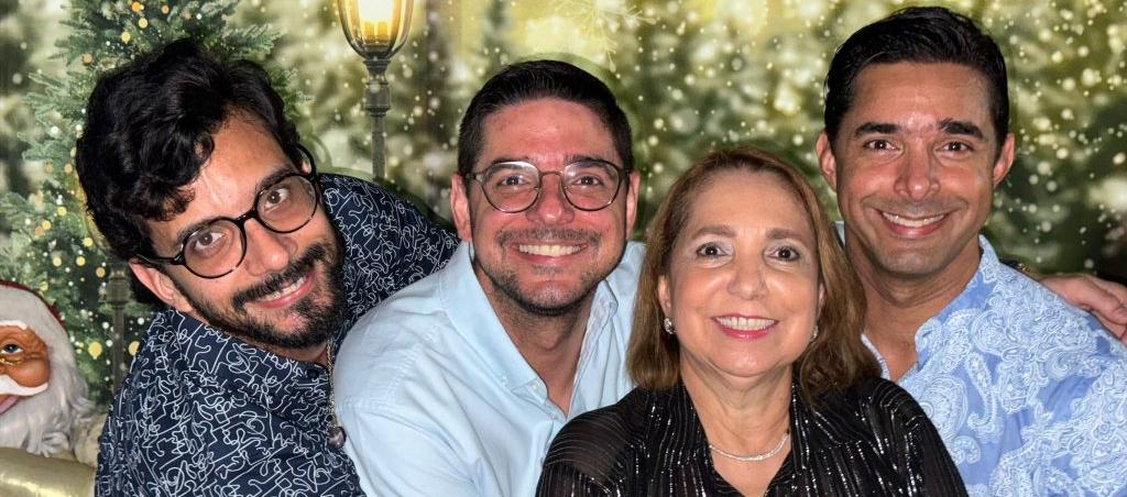 Mónica Insignares en compañía de sus hijos.