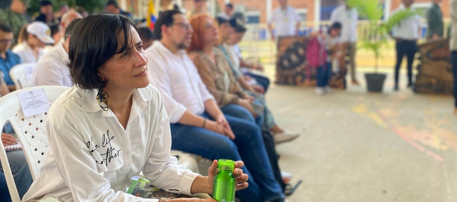 La ministra Susana Muhamad en la instalación de la asamblea popular por la paz y la vida en Caucasia a cargo del Presidente Petro