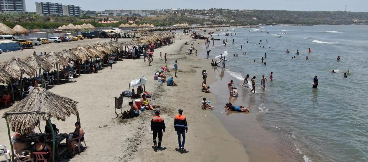 La Dimar inspeccionando playas del Atlántico. 