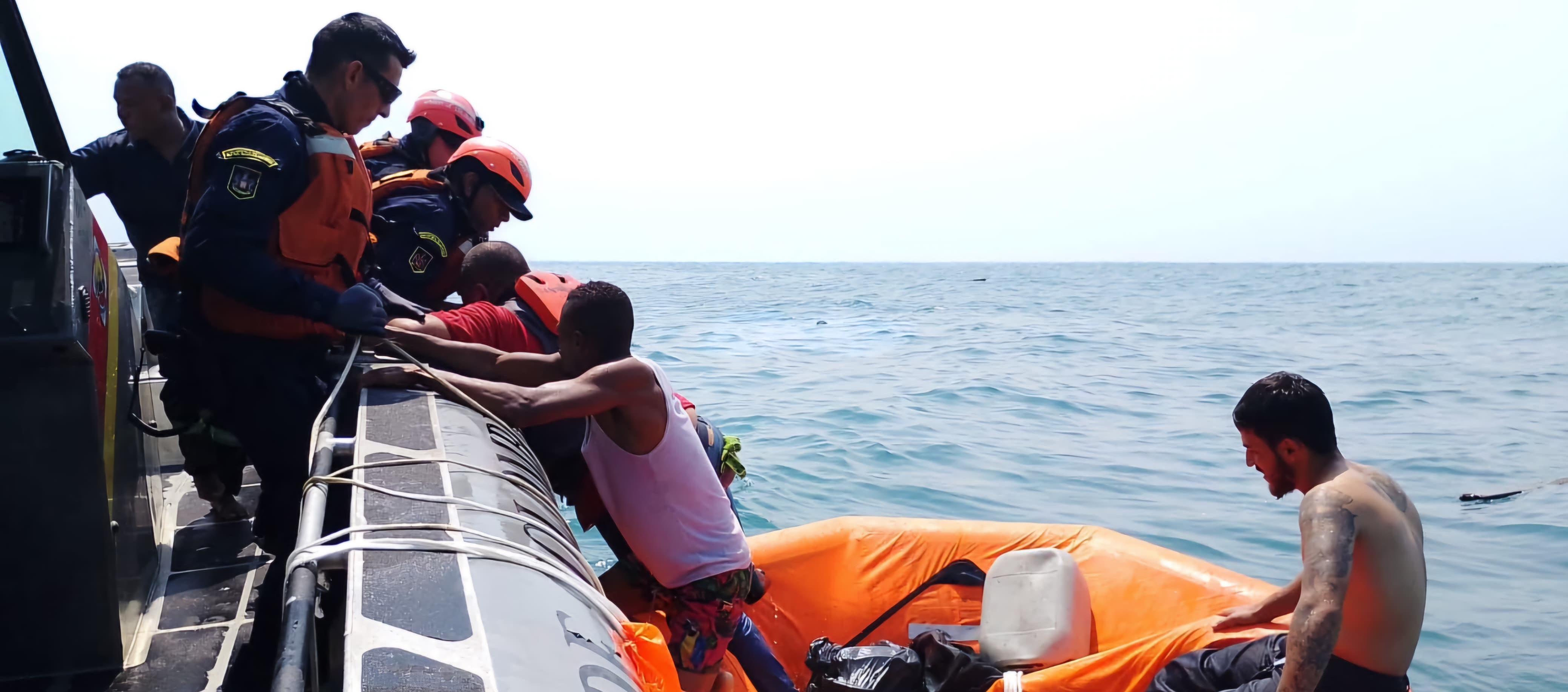 La embarcación cumplía labores de mantenimiento y limpieza en una instalación portuaria de Cartagena.