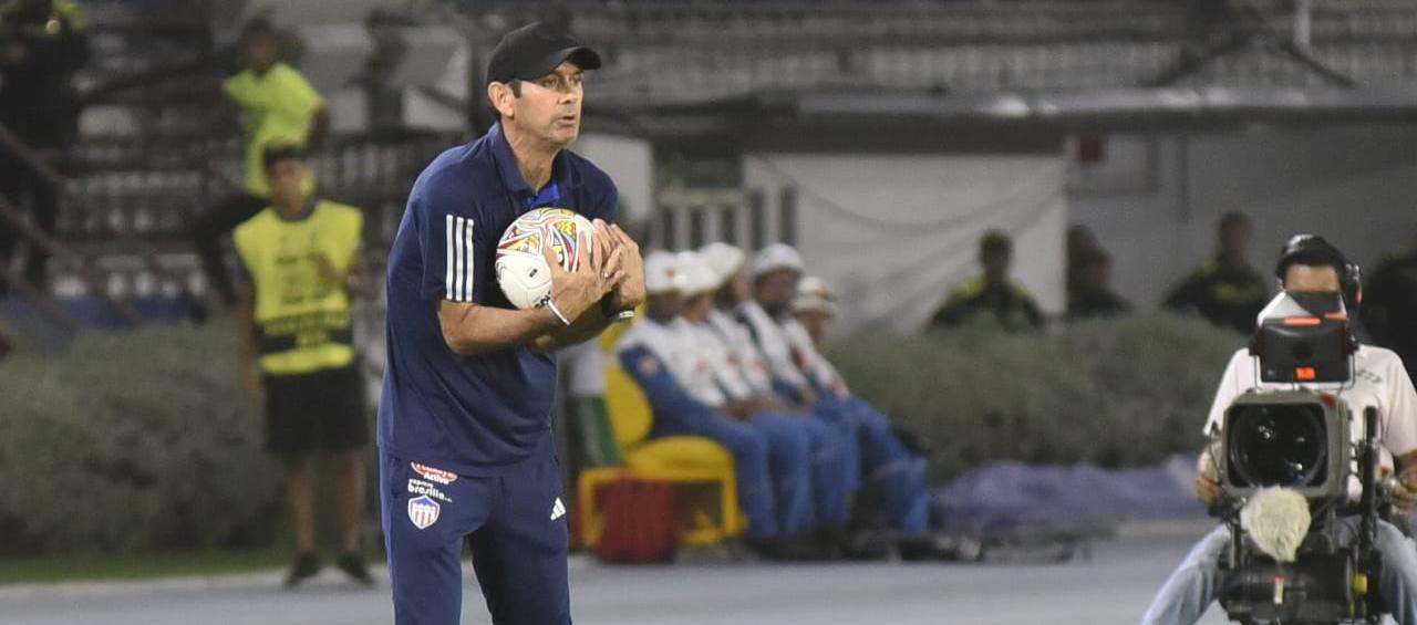 Arturo Reyes, DT de Junior.