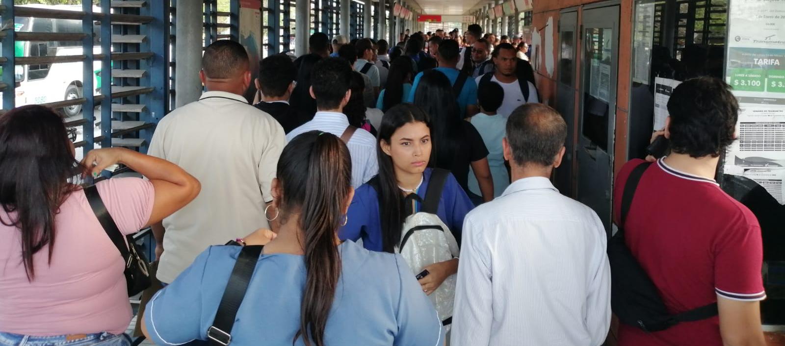 El caos en una de las estaciones.