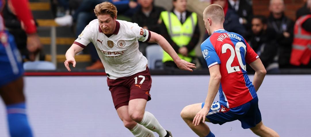 Kevin De Bruyne marcó un doblete en la victoria del Manchester City sobre el Crystal Palace.