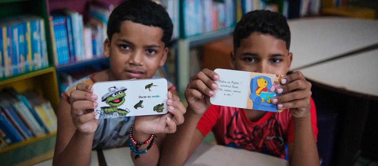 Niños visitantes de la Biblioteca Departamental Meira Delmar