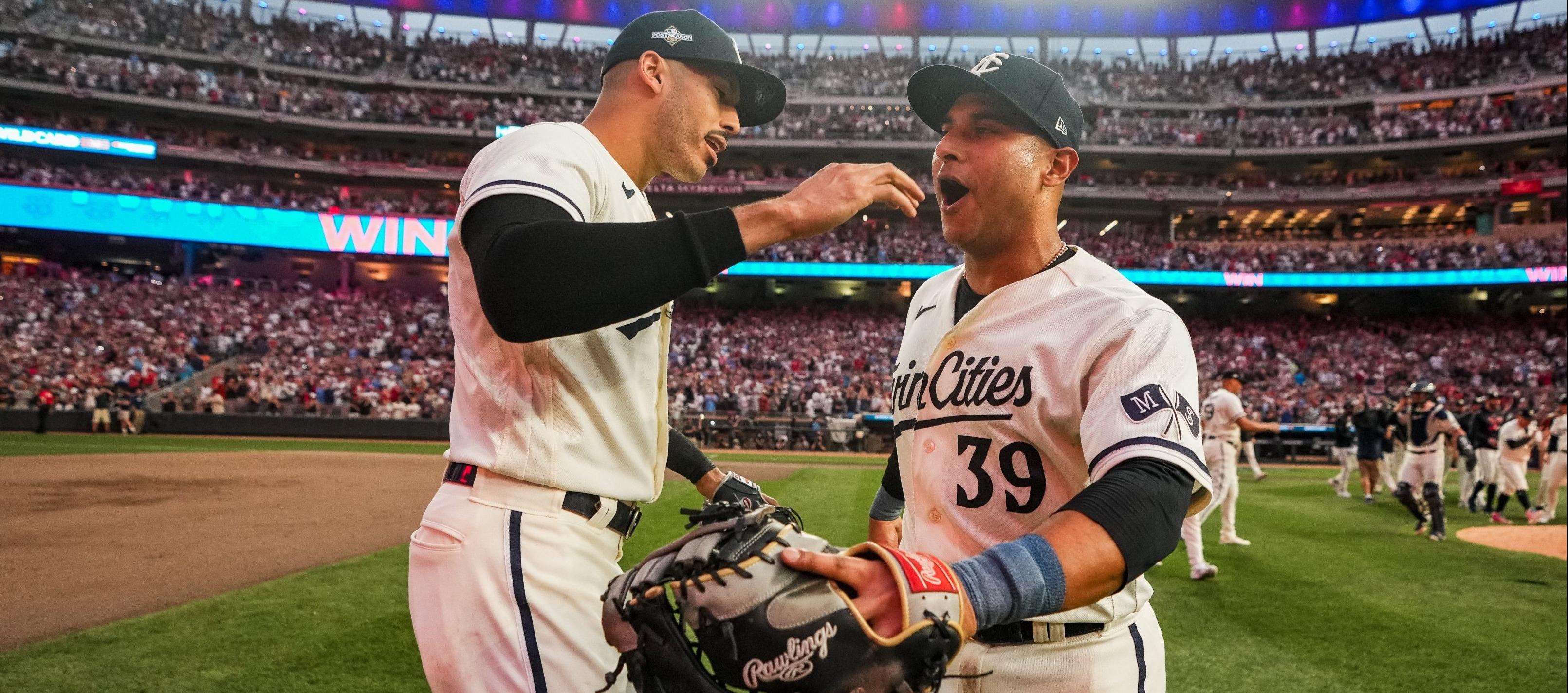 Dónovan Solano con el boricua Carlos Correa, el año pasado con los Mellizos de Minnesota.