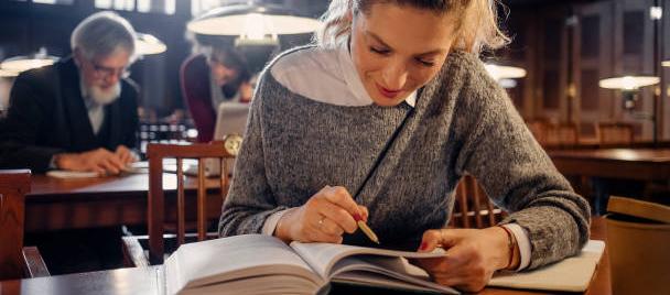 Día Internacional del Idioma Español.