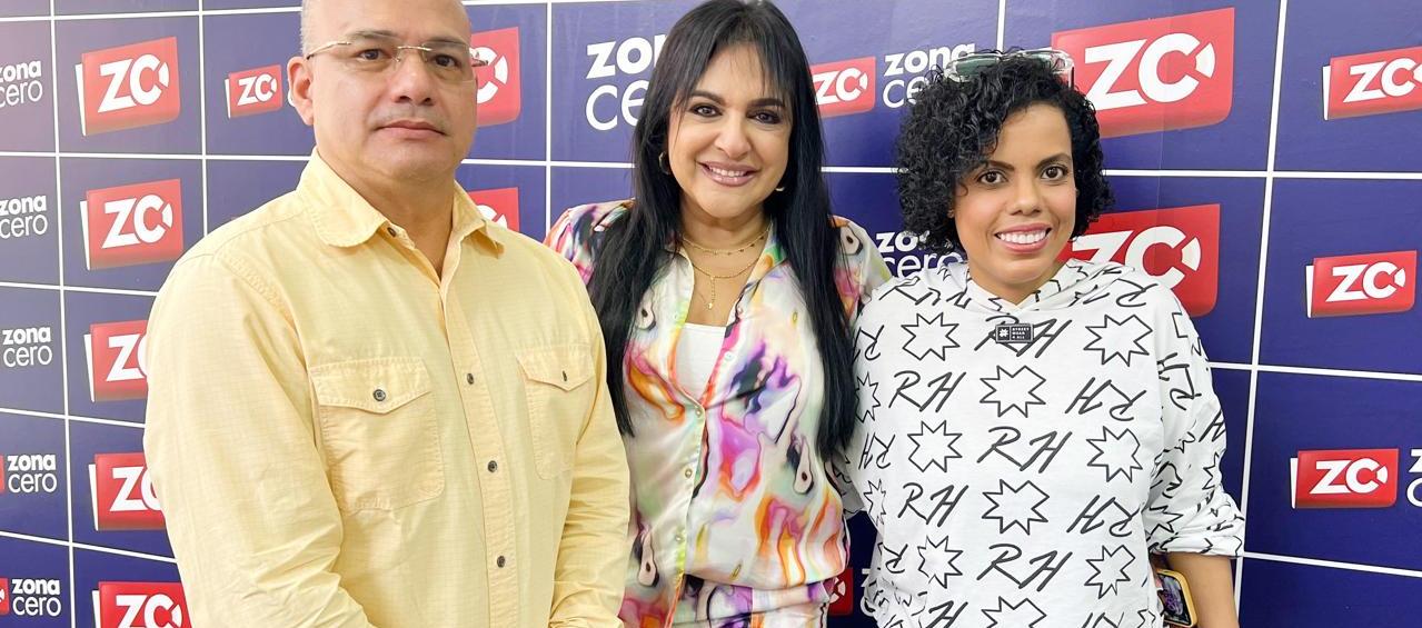 El coronel Juan Carlos López, Mónica Saade y Tatiana Bueno en la visita que hicieron a Zona Cero para invitar a la marcha de este domingo