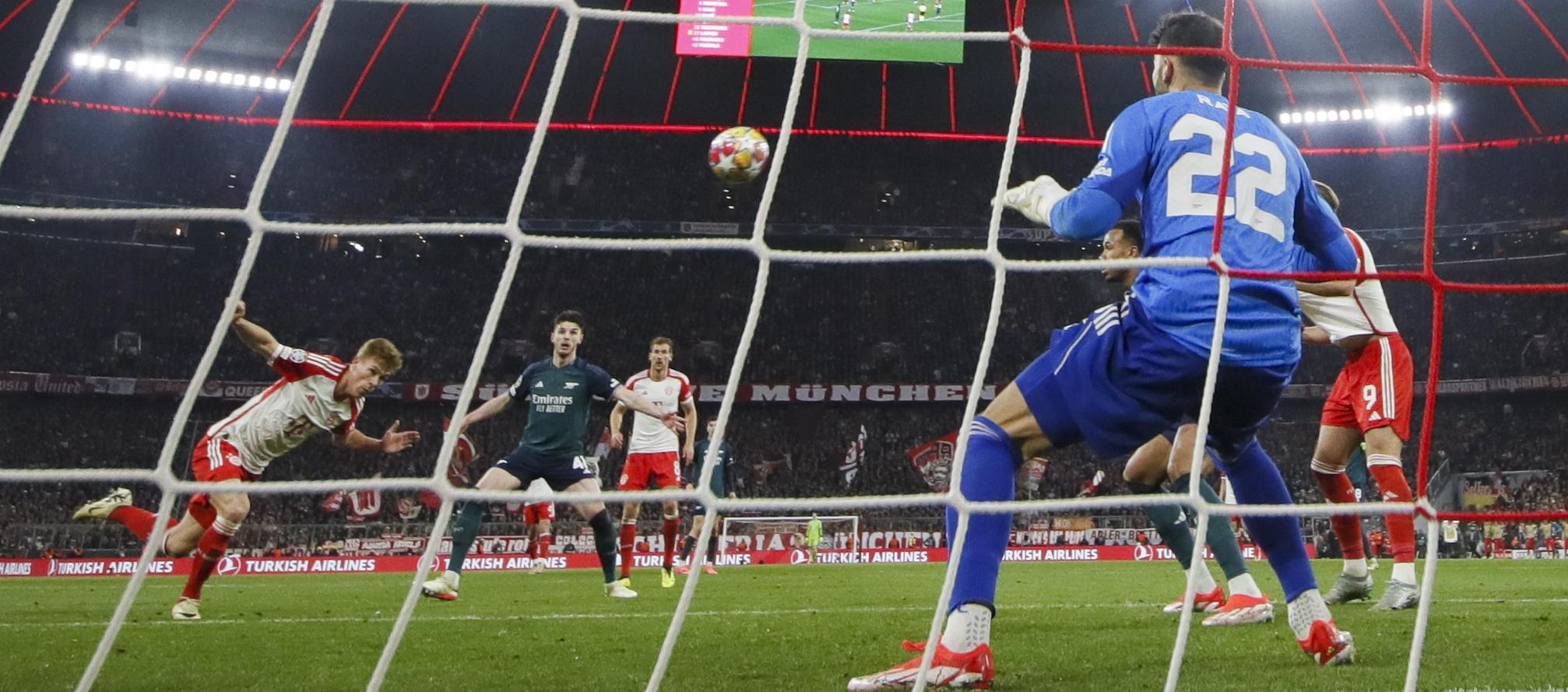 El cabezazo de Kimmich que le dio la victoria al Bayern sobre el Arsenal. 