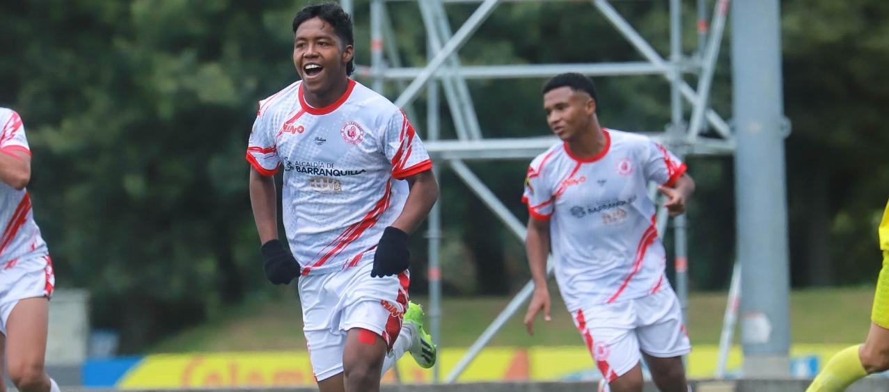 Phillippe Oviedo festeja el gol que le dio la ventaja parcial a Atlántico. 