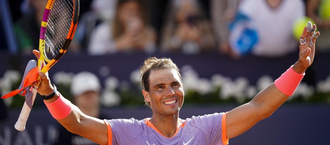 Rafael Nadal celebra tras su victoria sobre el italiano Flavio Cobolli.  