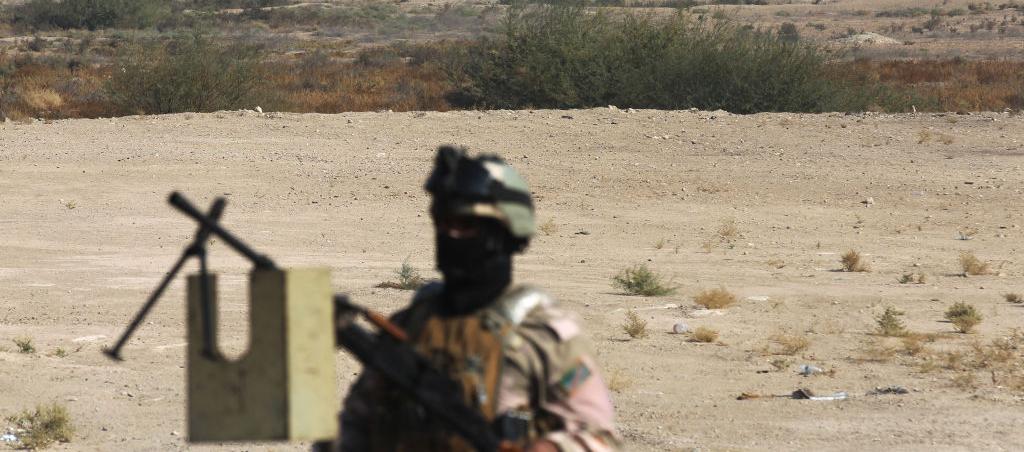 Soldado Iraquí con arma de largo alcance. 