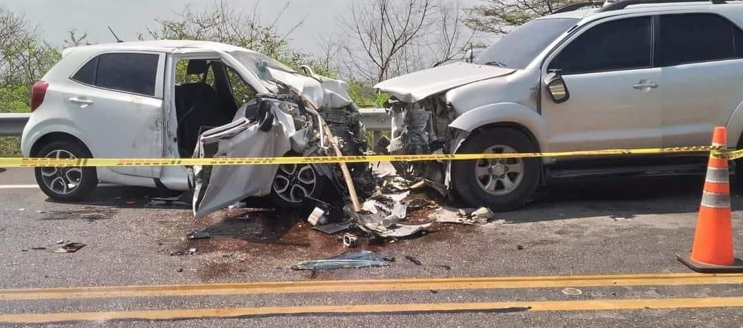 Accidente en la Vía Mar, ocurrido el día anterior, que dejó dos muertos. 