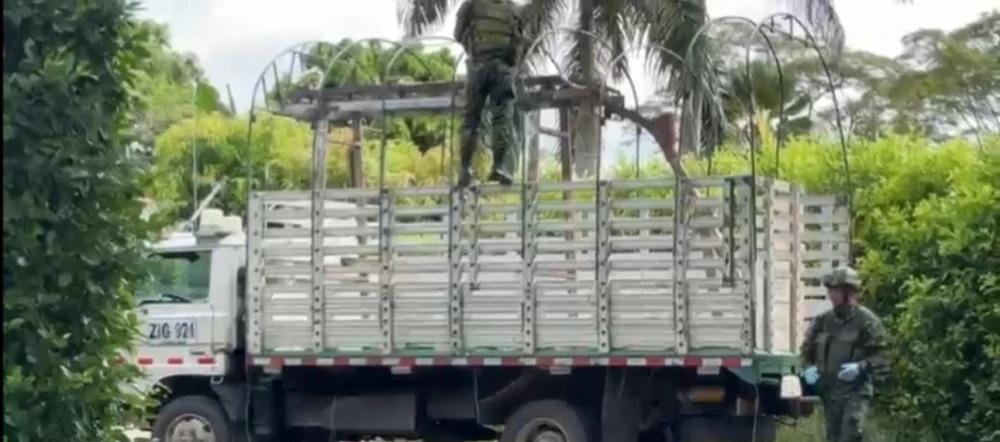 El camión que contenía los explosivos.