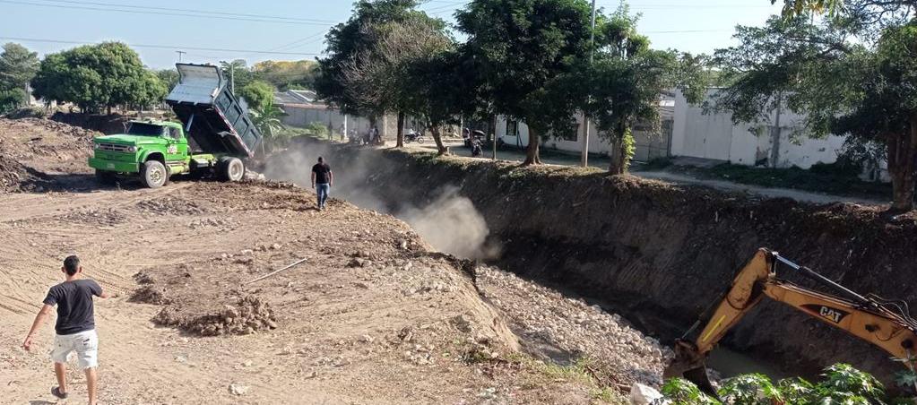 Canalización en el barrio Los Robles.