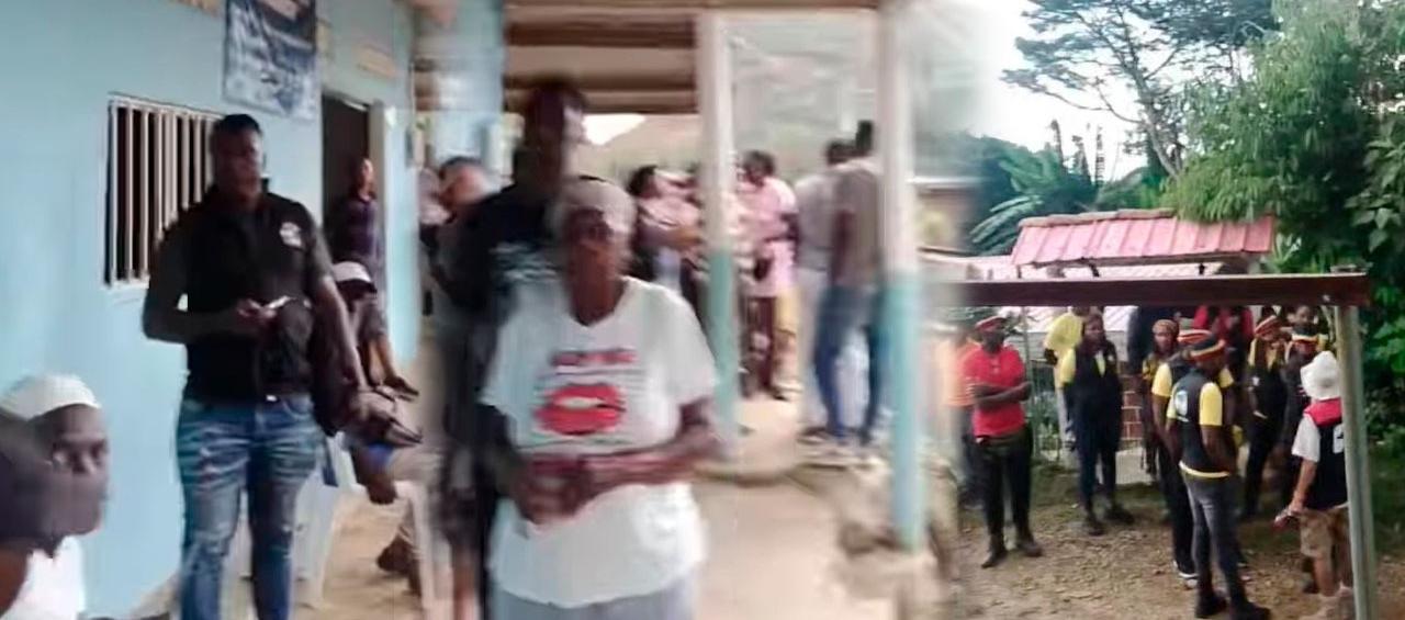 Hay adultos mayores y niños en el albergue improvisado.