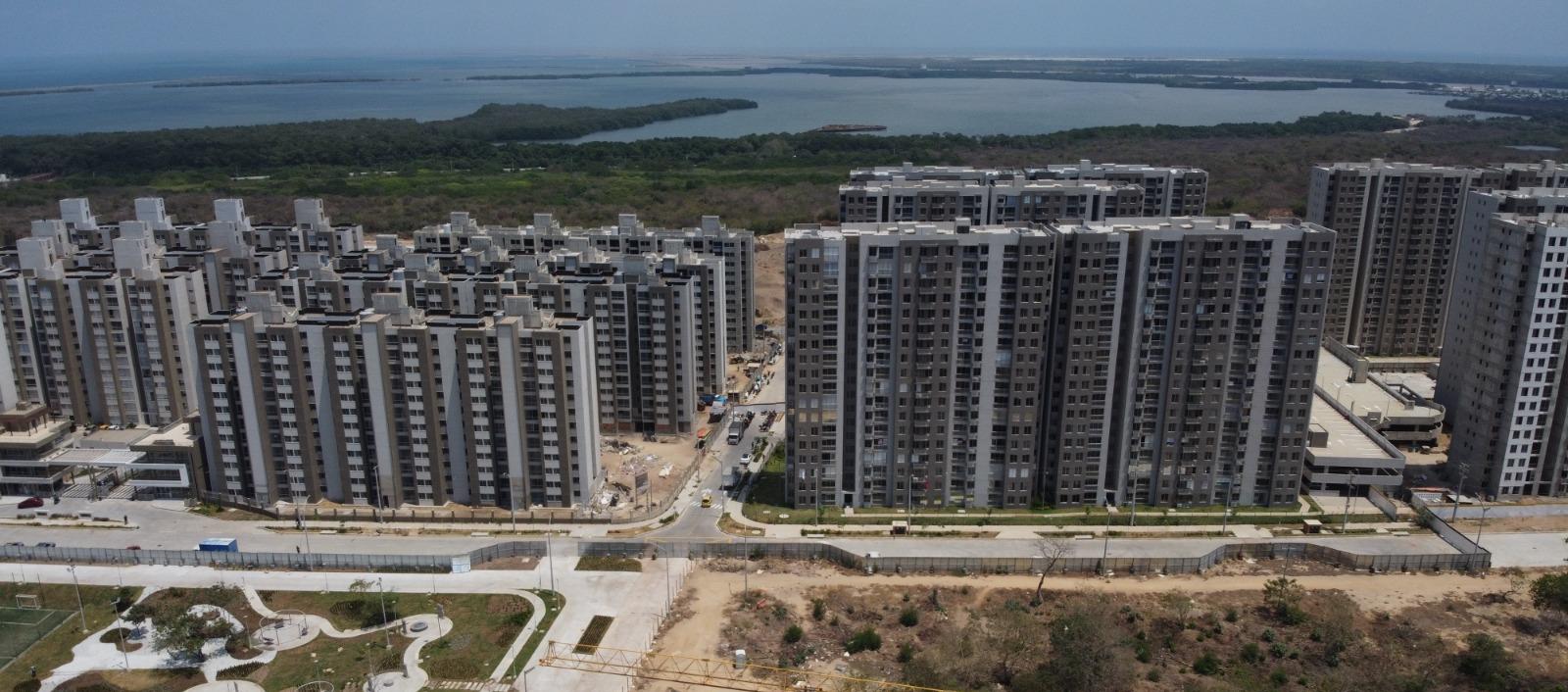 Ciudad Mallorquín y de fondo la Ciénaga de Mallorquín.