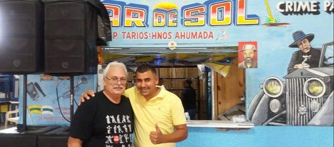 Felo Barrio interpretó éxitos salseros como ‘Isla del encanto’ y ‘Voy’, con la Orquesta Broadway, en la caseta Mar de Sol de Puerto Colombia