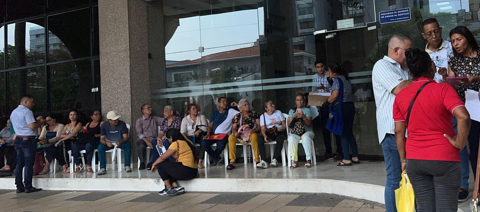 Los docentes de Barranquilla y el Atlántico en la Fiduprevisora.