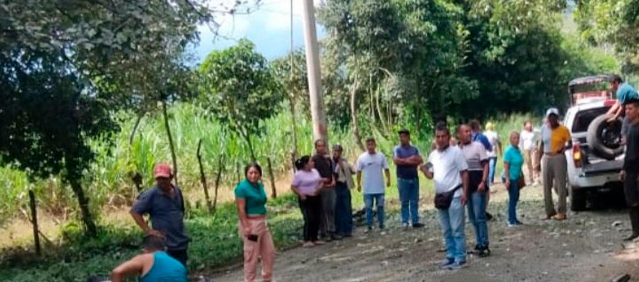 El artefacto fue ubicado en la vía que conecta a Miranda con Corinto