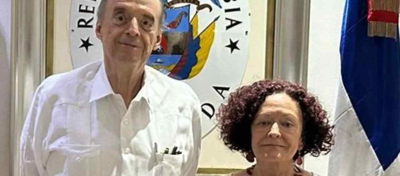 El excanciller Álvaro Leyva y Vilma Velásquez.