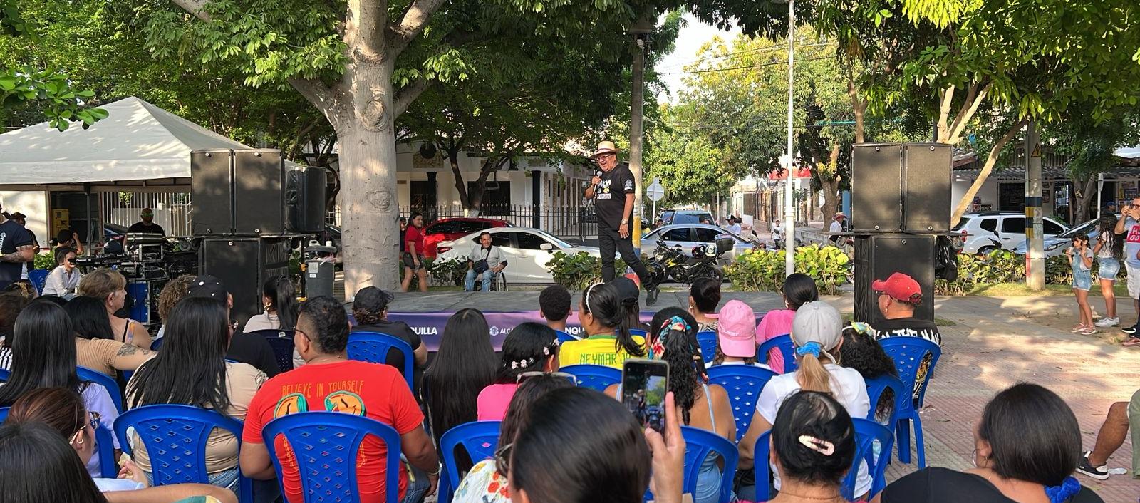Asistentes del barrio Las Palmas disfrutaron de una tarde de risas. 