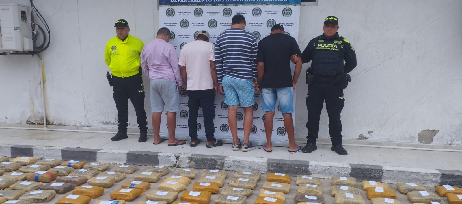 Cuatro personas fueron capturadas.