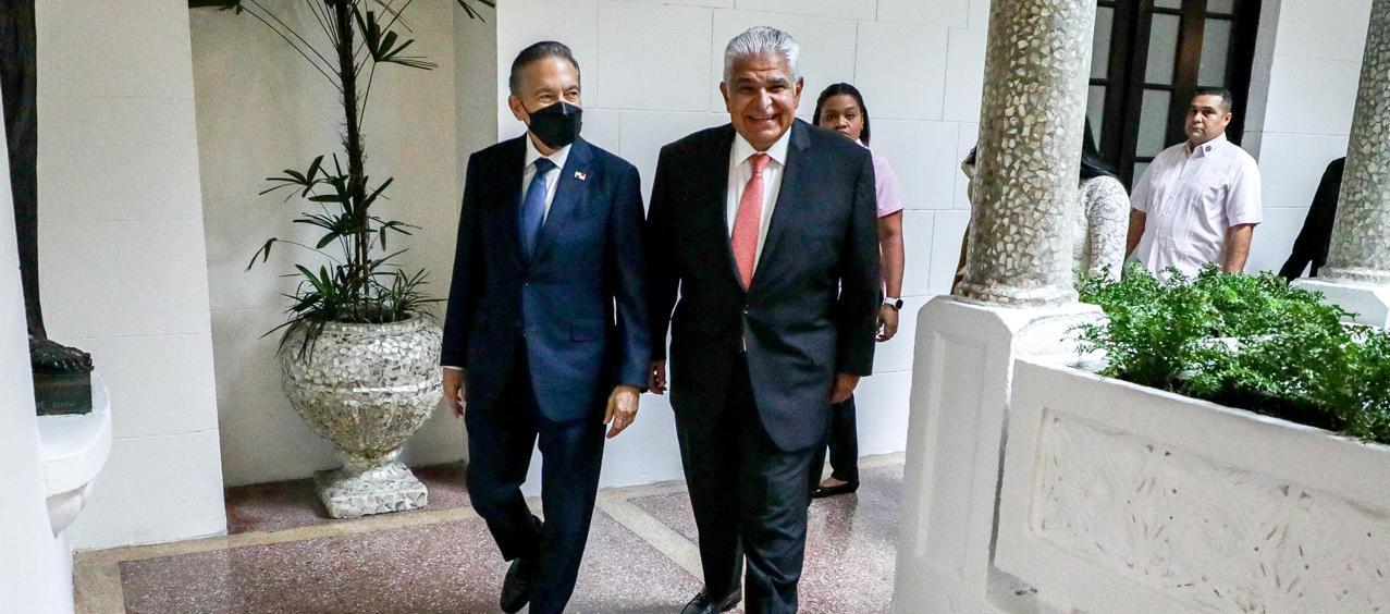 José Raúl Mulino, presidente electo de Panamá, y su antecesor, Nito Cortizo