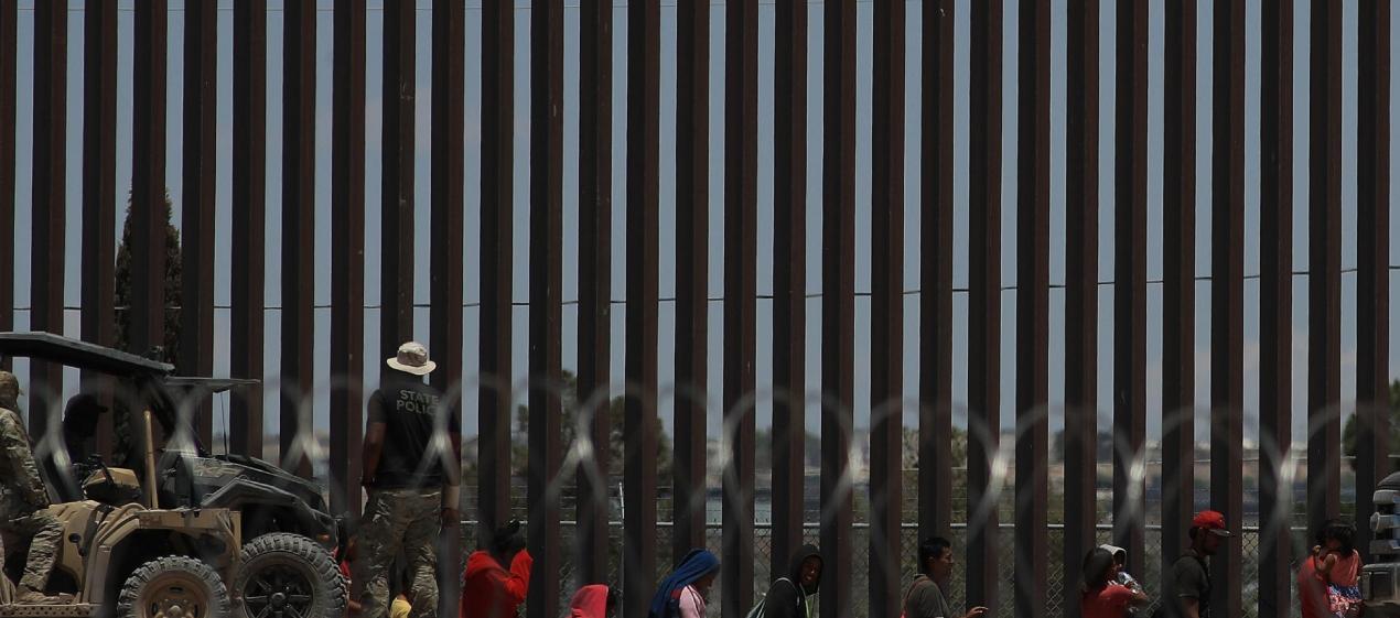 Migrantes en la frontera con Estados Unidos. 