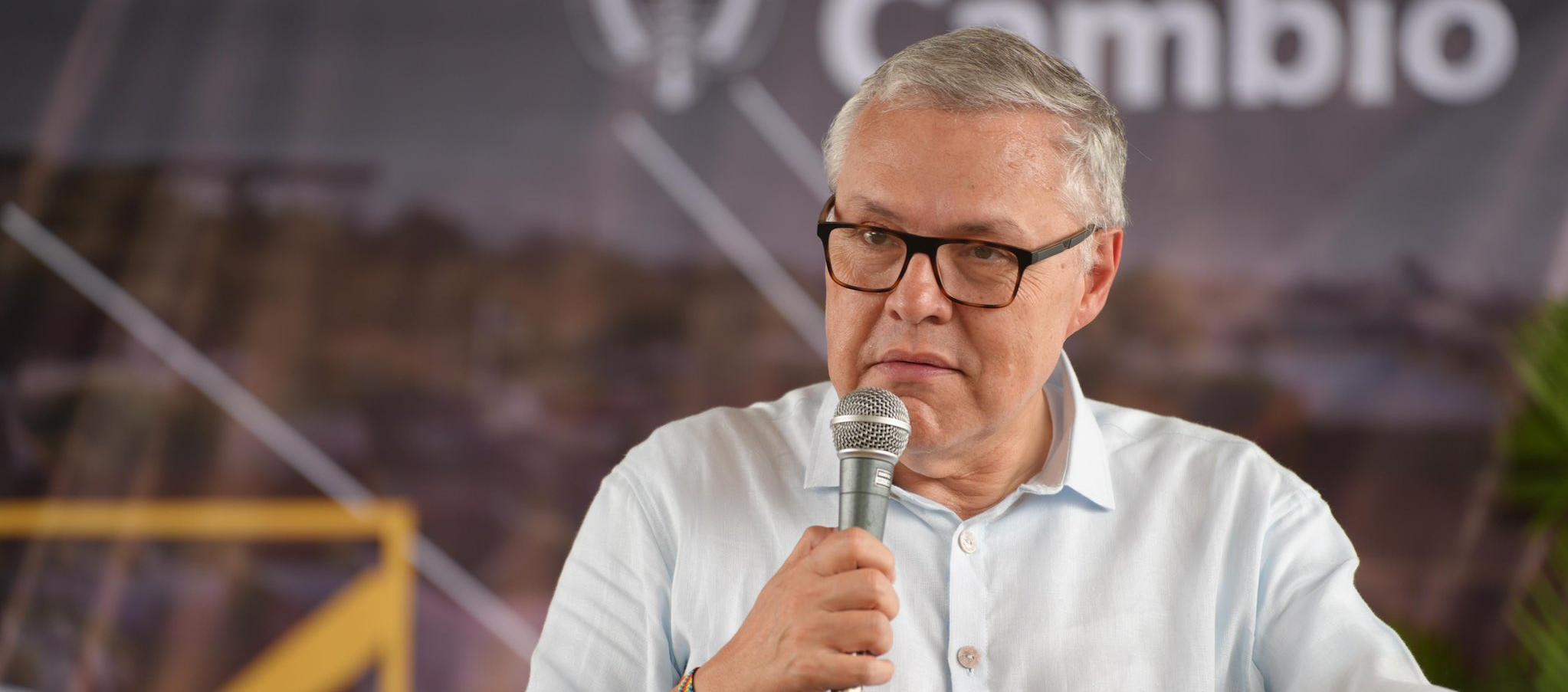 Néstor Osuna, ministro de Justicia.