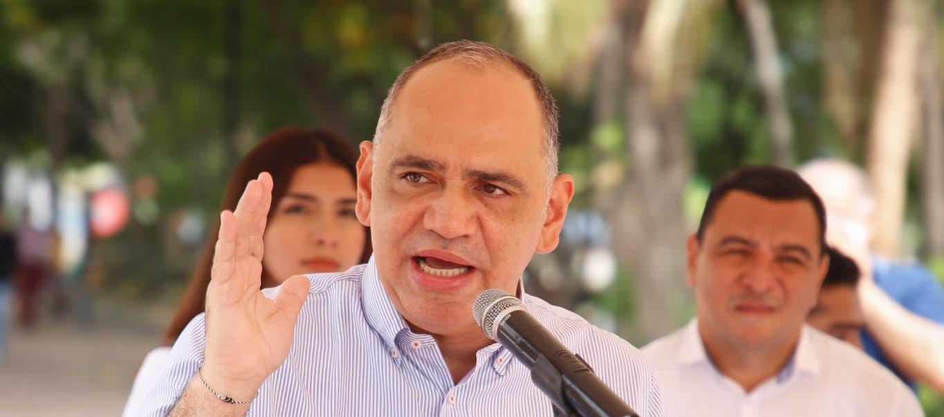 Carlos Pinedo Cuello, alcalde de Santa Marta.