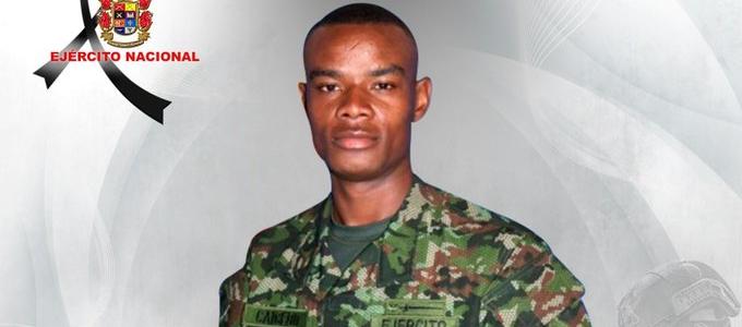 Uniformado Jaime Eduardo Caicedo, quien murió por inmersión y era velado su cuerpo en Balboa (Cauca). 