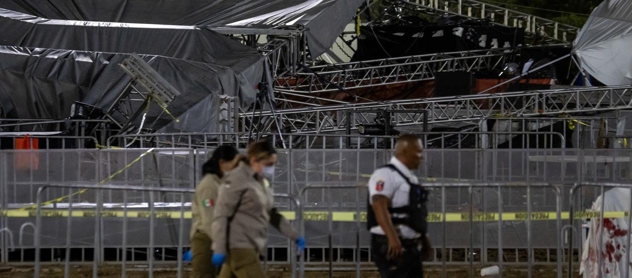 Así quedó la tarima tras el accidente.