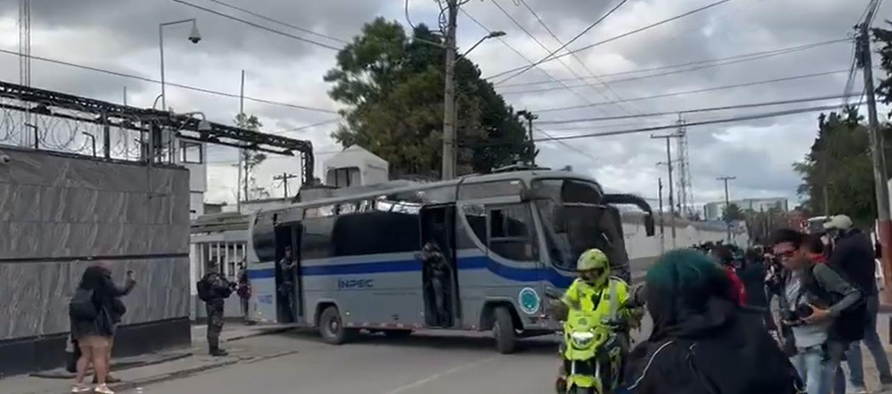 Traslado de reclusos de la Cárcel La Modelo de Bogotá. 