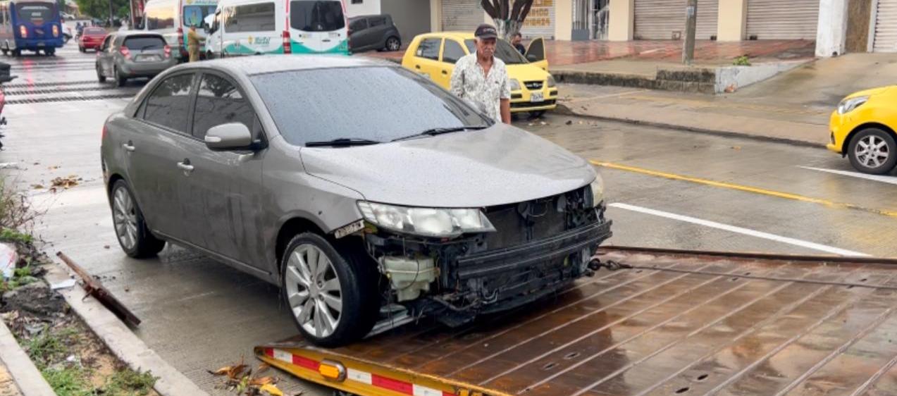 El carro fue rescatado en la calle 57 con carrera 27.