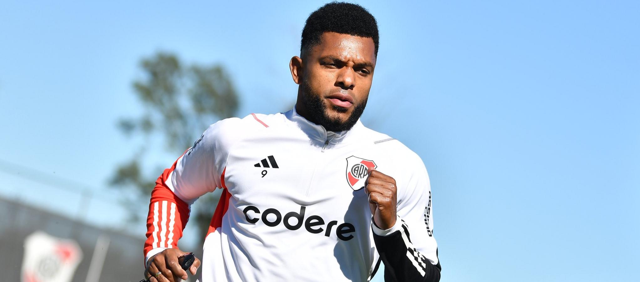 El colombiano Miguel Ángel Borja, delantero de River Plate. 