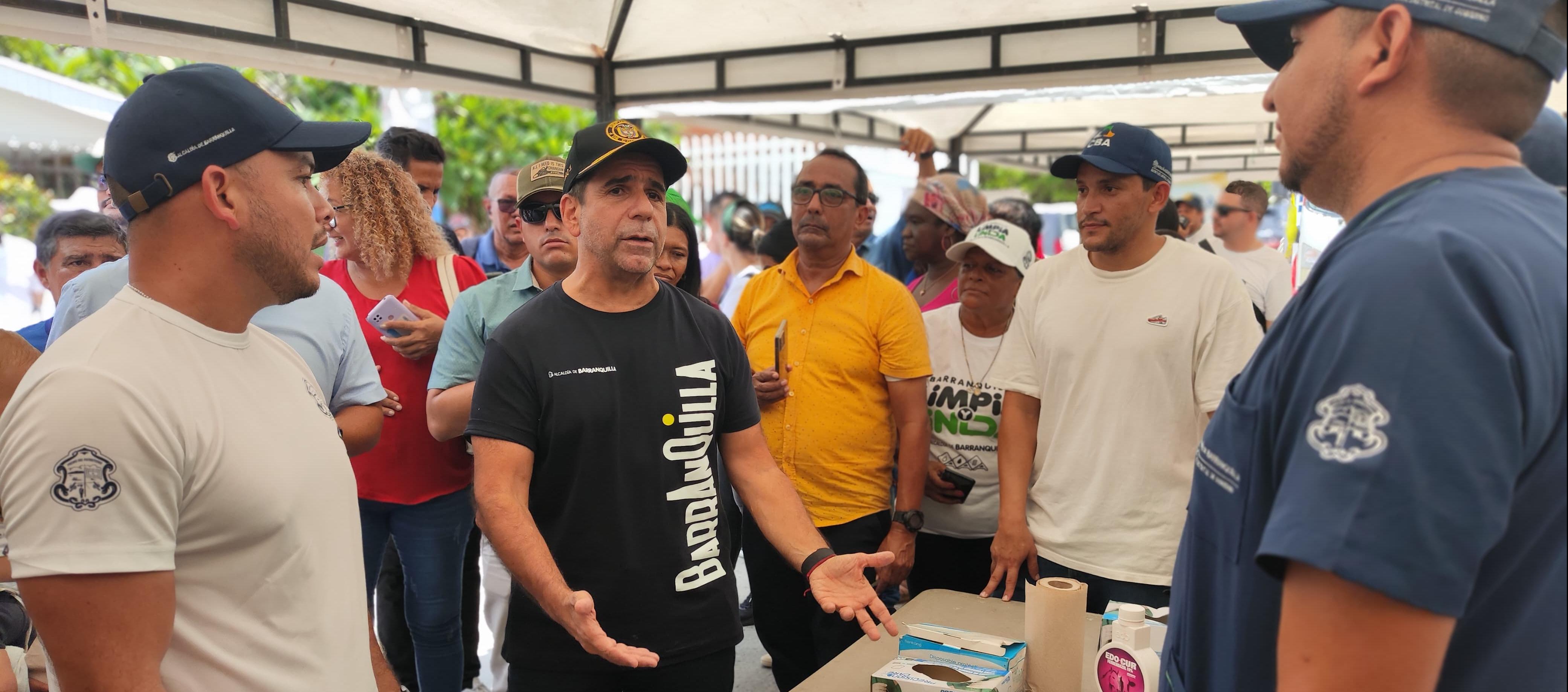 El alcalde Alejandro Char en el corregimiento La Playa en una jornada de ‘Vamos ´pa'l barrio’