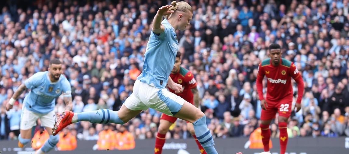 Erling Haaland marcó dos goles de pena máxima. 