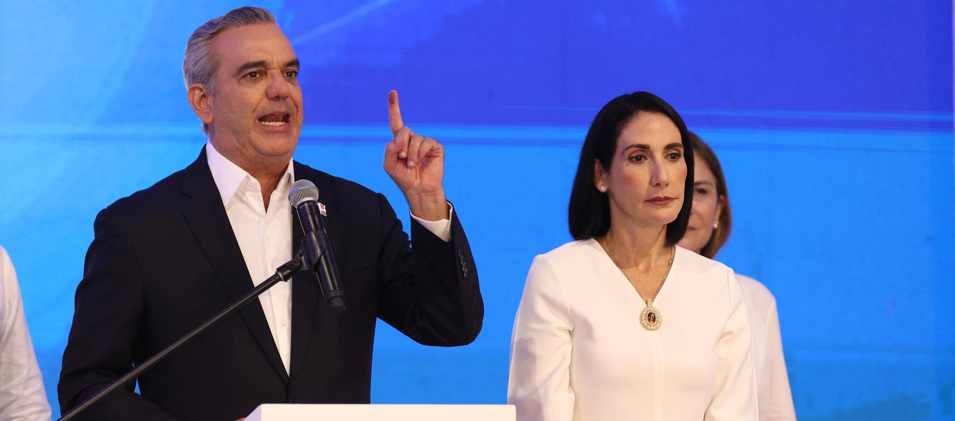  El actual presidente de República Dominicana, Luis Abinader, y la primera dama, Raquel Arbaje