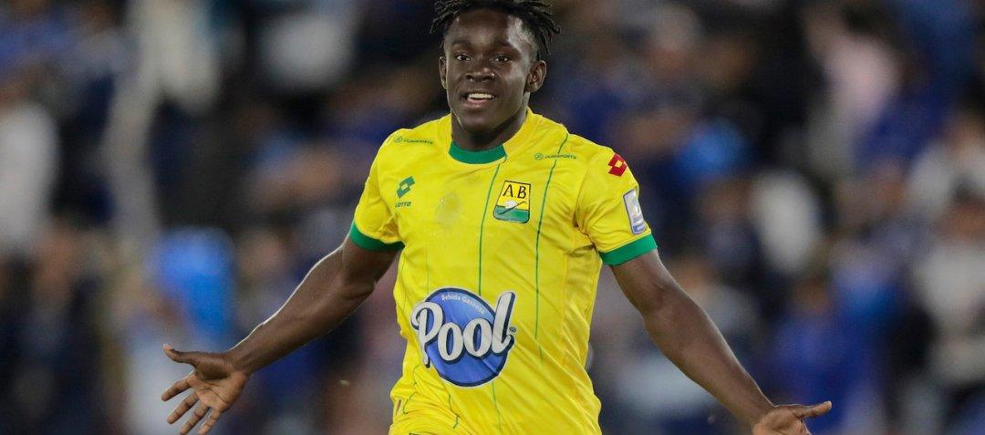 Joider Micolta marcó el gol de la victoria de Bucaramanga sobre Millonarios, en Bogotá. 