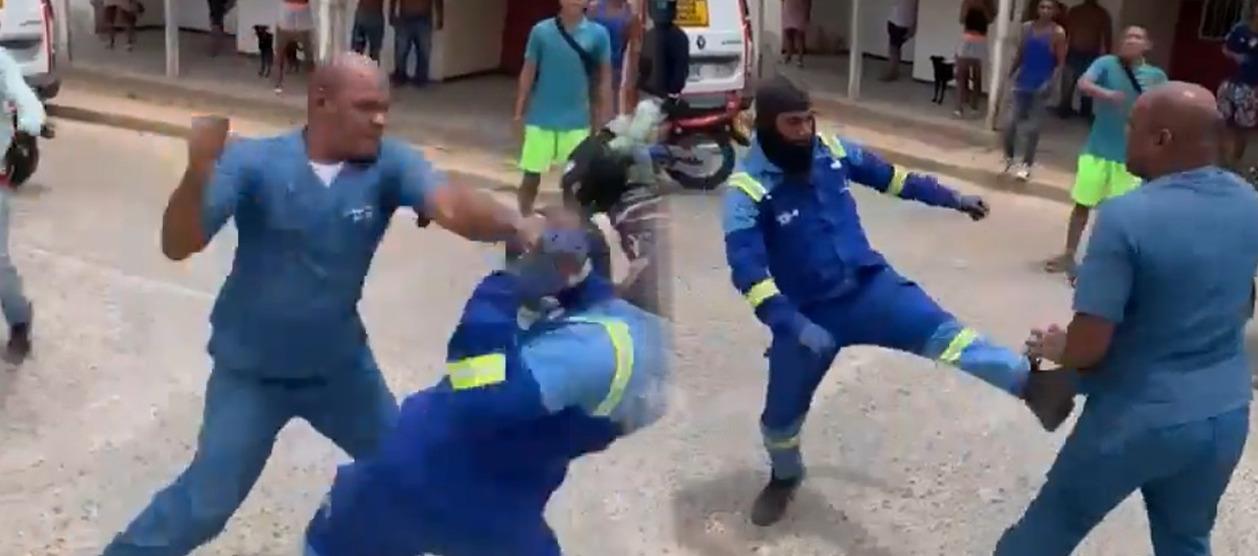 Usuario y técnico de Air-e peleando. 