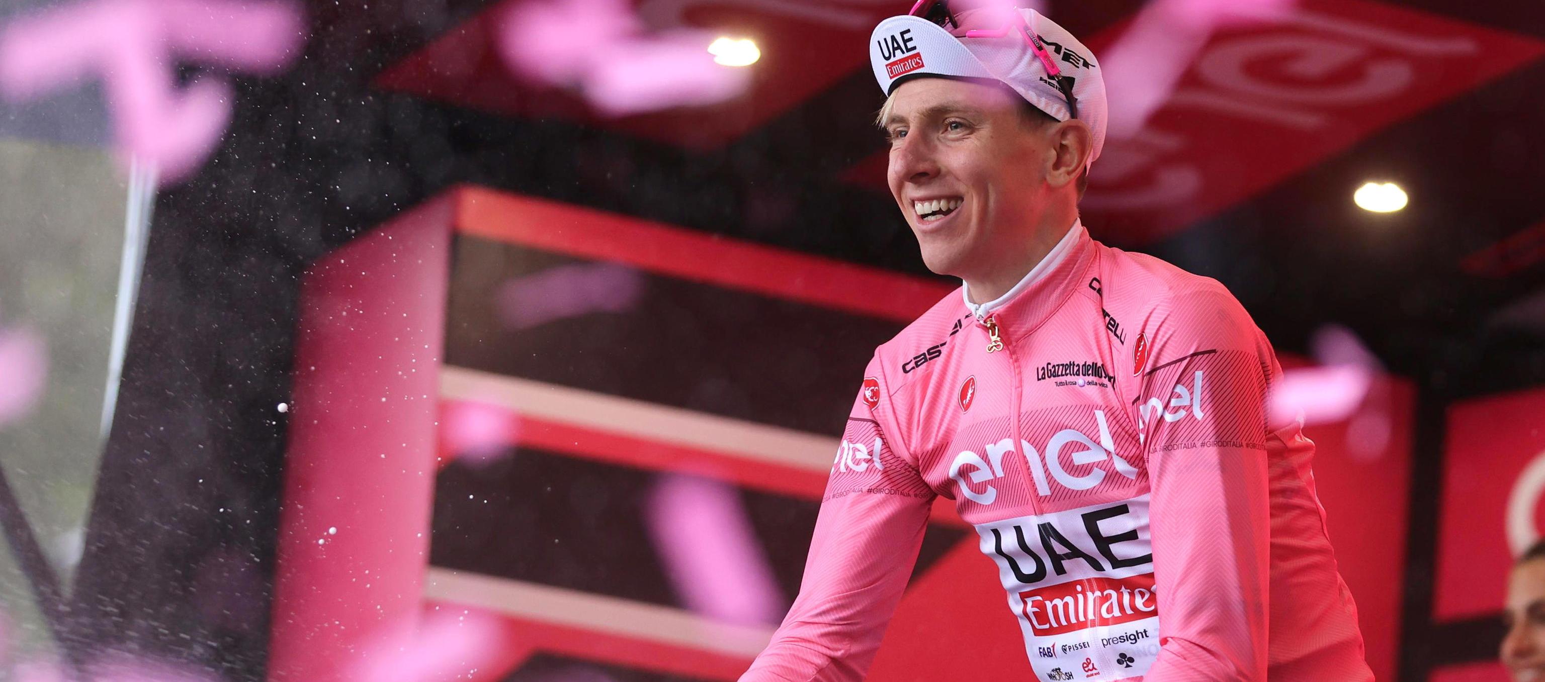 Tadej Pogacar se puso la camiseta rosa tras ganar la segunda etapa. 