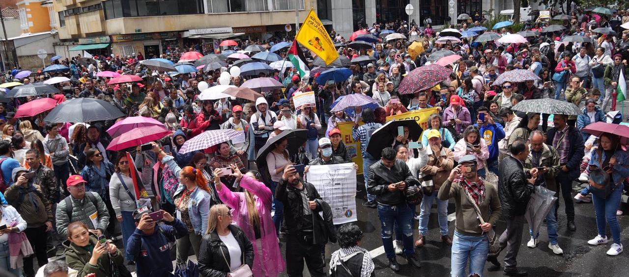 Los maestros en las protestas de hoy miércoles en La Previsora