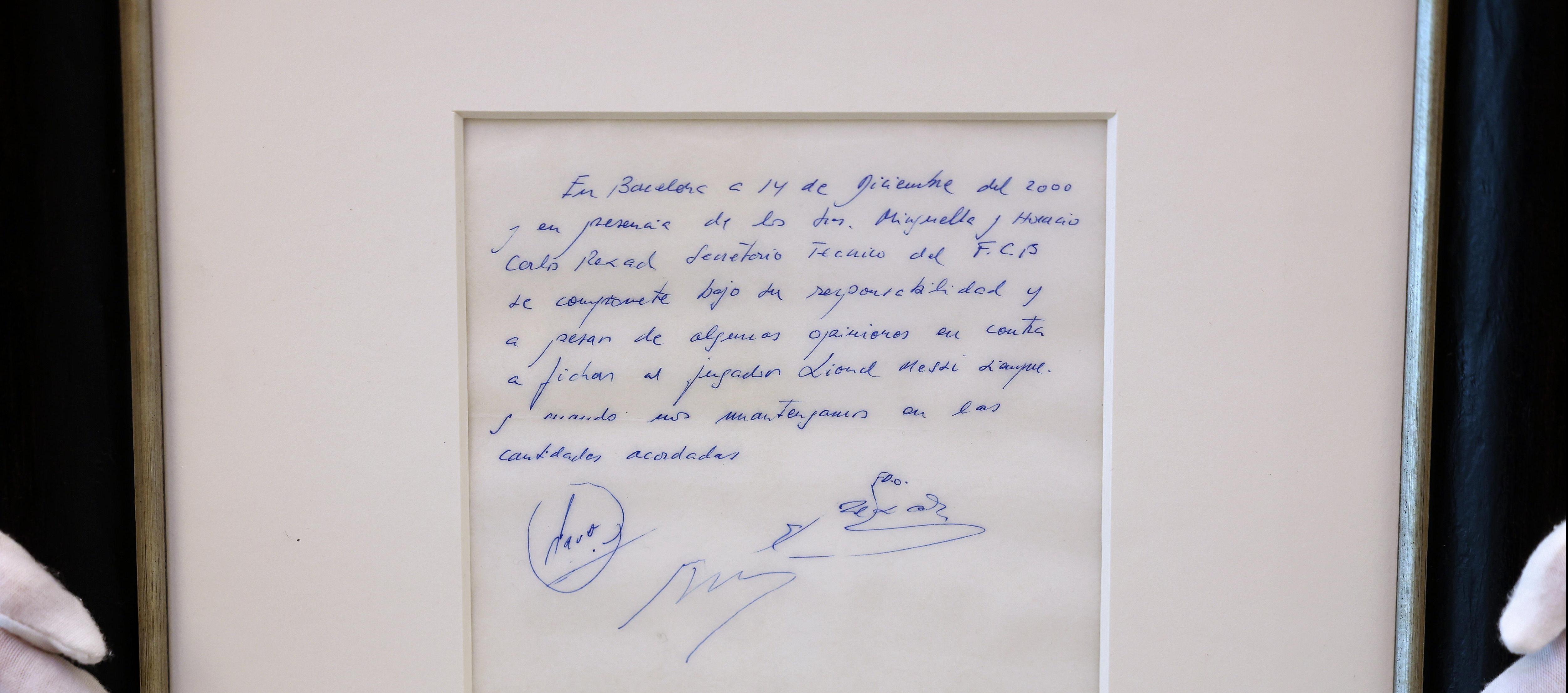 La servilleta que selló la vinculación de Lionel Messi al Barcelona. 