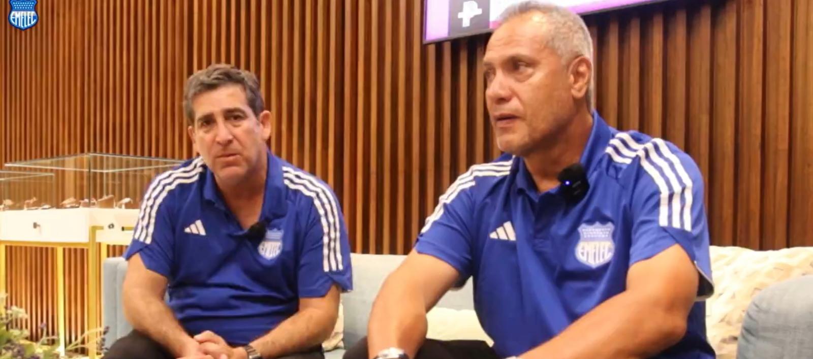 Hernán Torres grabó un video con el jefe de prensa del Emelec, Carlos Usategui.