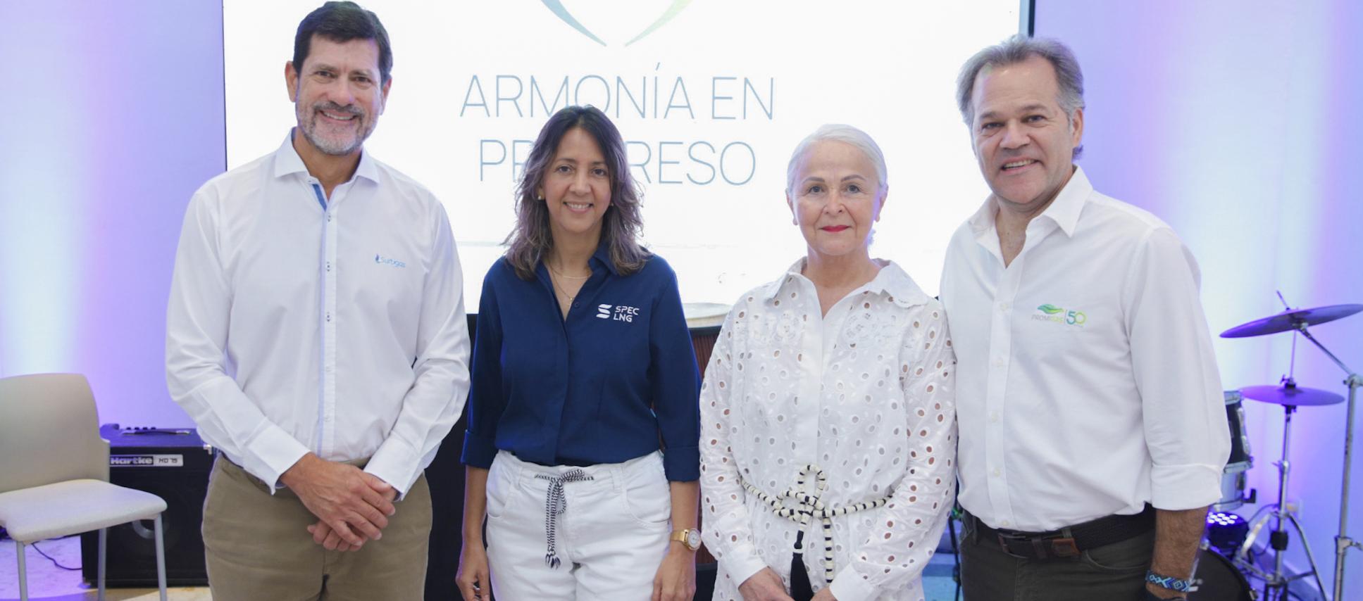 Santiago Mejía, gerente de Surtigas; Ileana Mejía representante de SPEC; Julia Salvi, presidenta de la Fundación Salvi y Juan Manuel Rojas, presidente de Promigas 